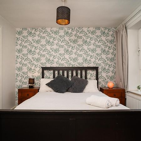 Central Apartment In Belfast City Centre Экстерьер фото