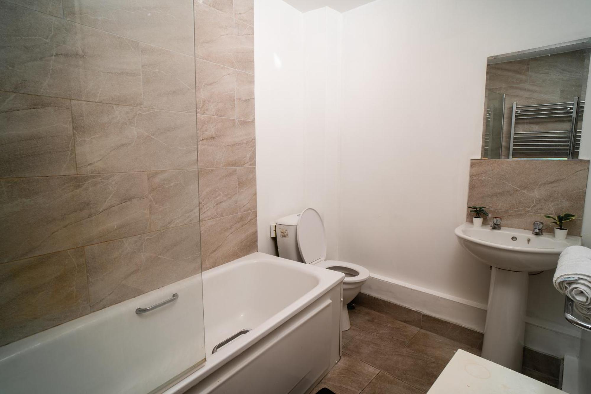 Central Apartment In Belfast City Centre Экстерьер фото
